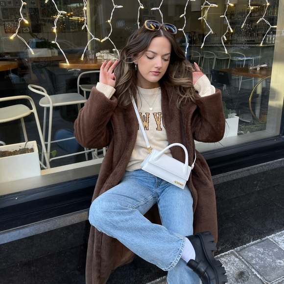 Meet your Posher, Emma - Picture 5 of 11